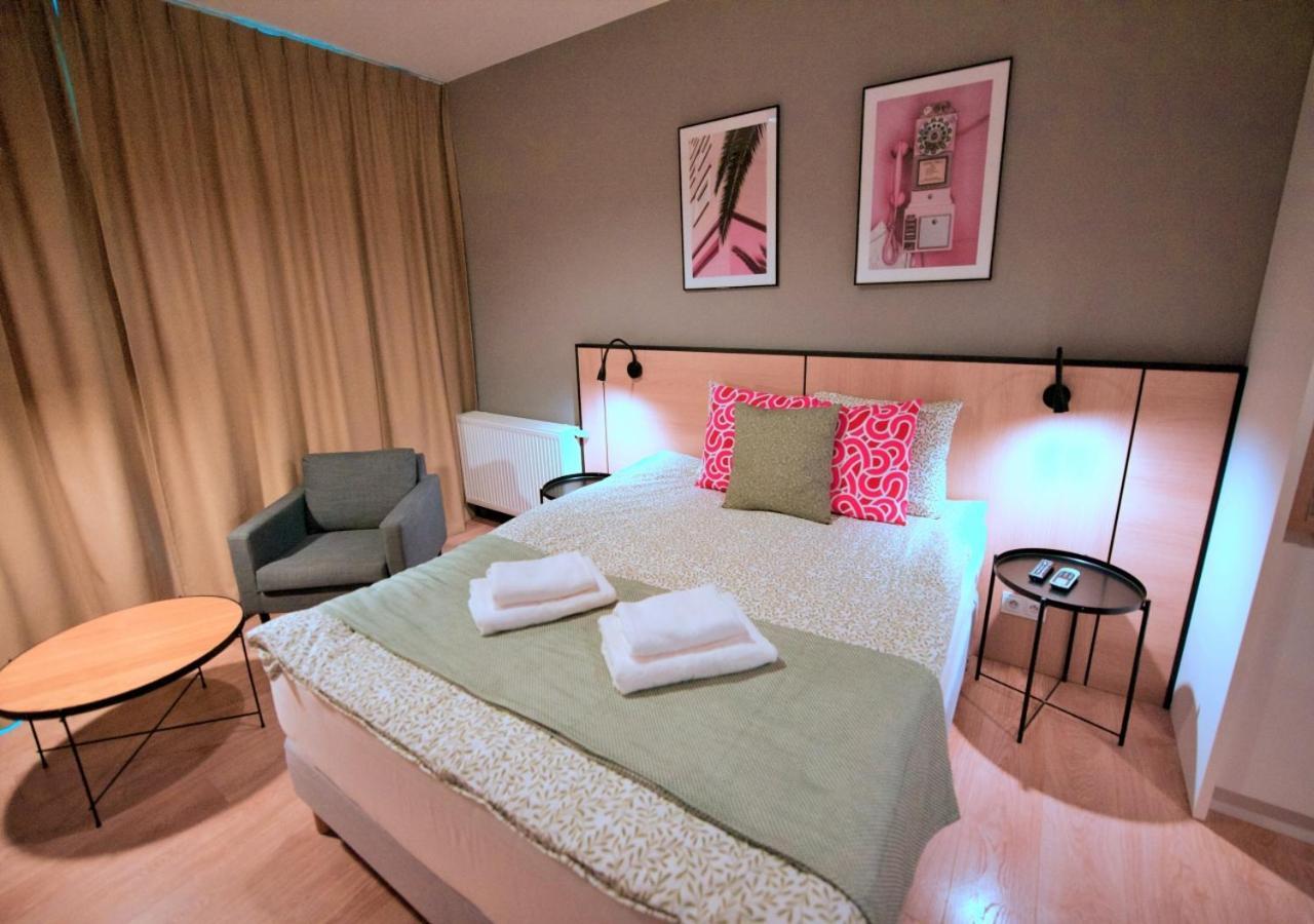 Bk Aparthotel Praga - National Stadium - Comfortable Apartment For 4 People Varsovie Extérieur photo