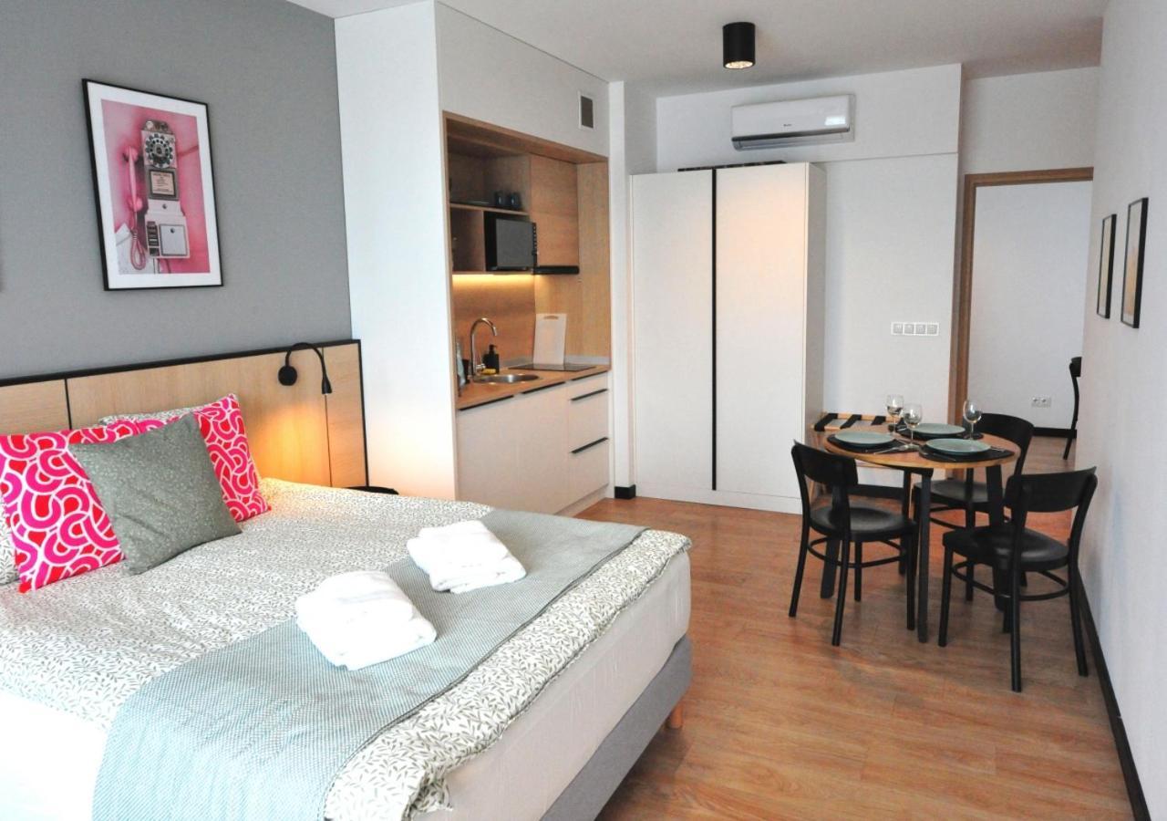 Bk Aparthotel Praga - National Stadium - Comfortable Apartment For 4 People Varsovie Extérieur photo